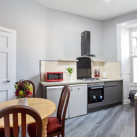 Stunning 2-Bed Apartment in Central EDI Exterior foto