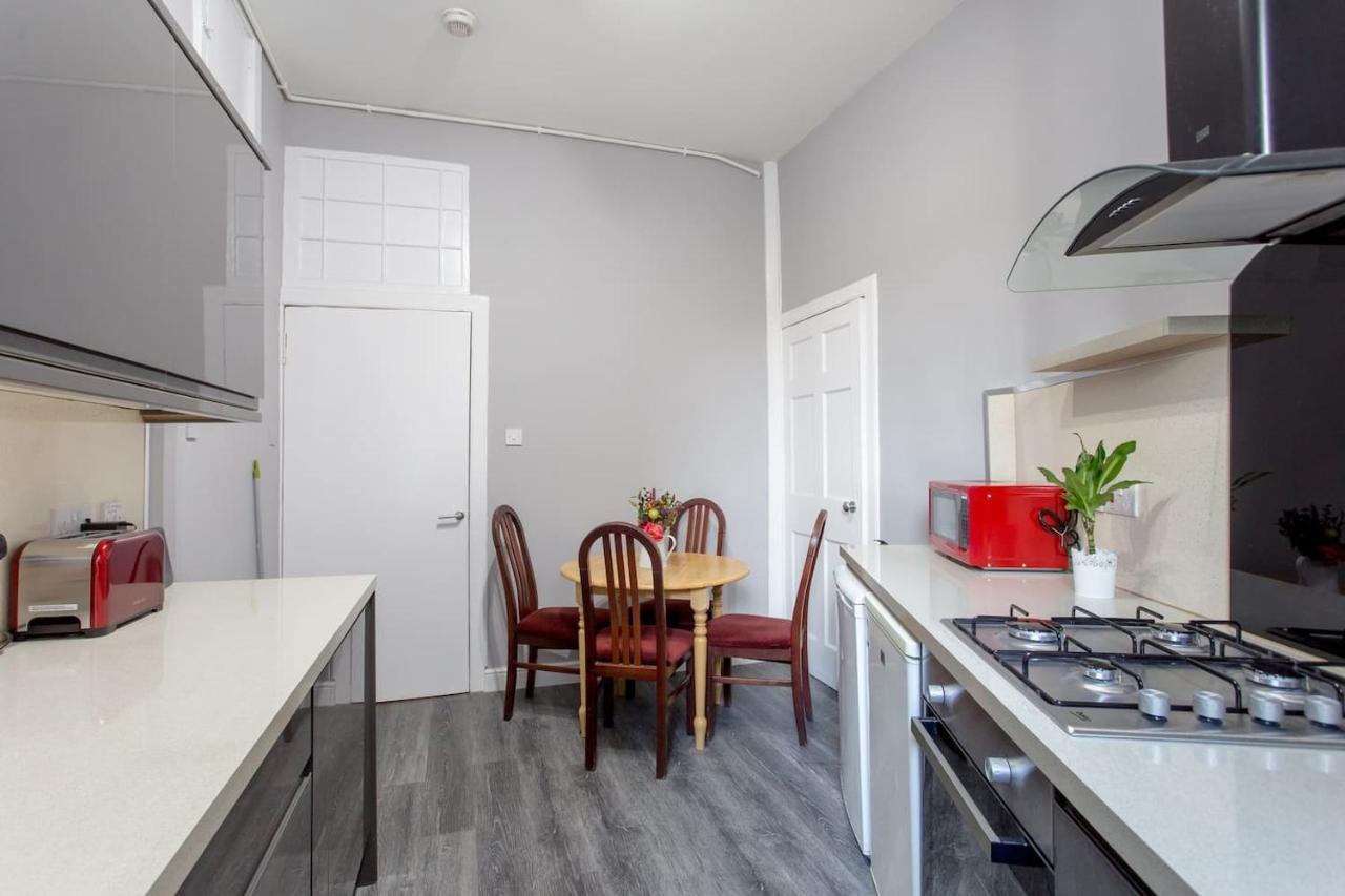 Stunning 2-Bed Apartment in Central EDI Exterior foto