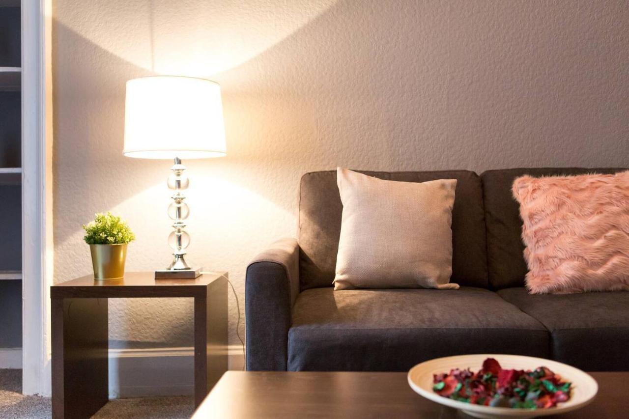 Stunning 2-Bed Apartment in Central EDI Exterior foto