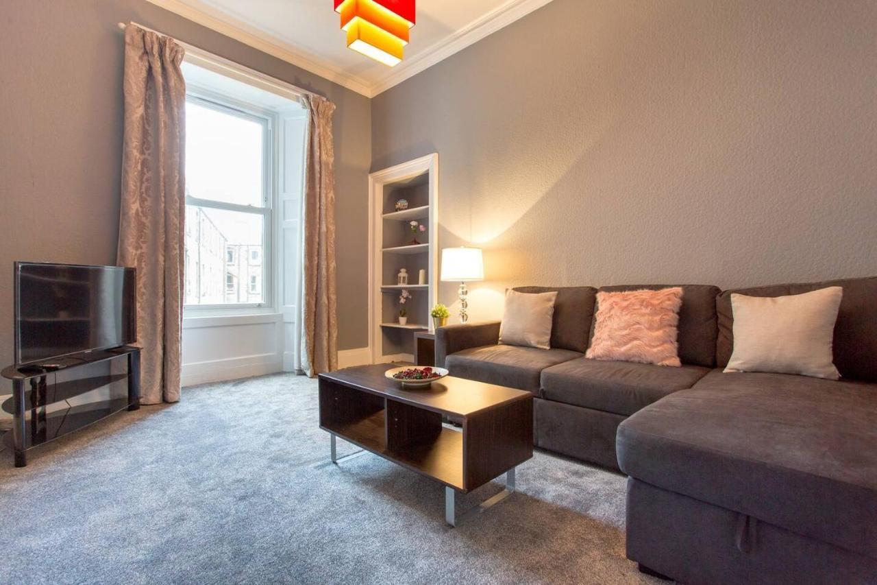 Stunning 2-Bed Apartment in Central EDI Exterior foto